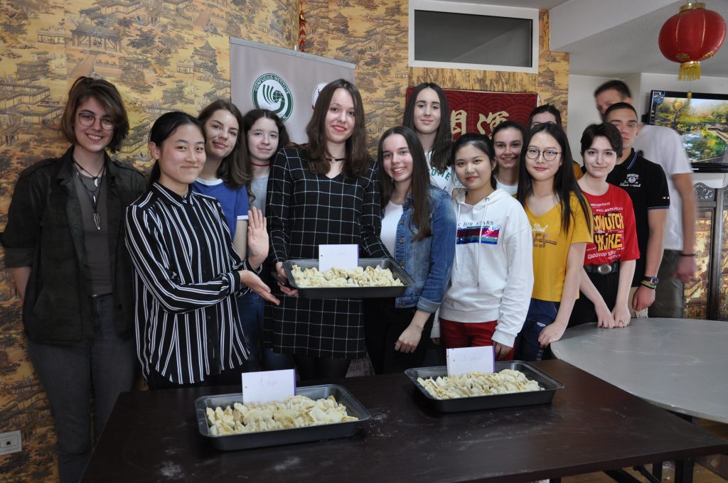 Radionica za srednjoškolce iz Srbije i Kine – pripremanje kineskih jiaozi